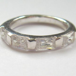 Fehér köves női ezüst gyűrű