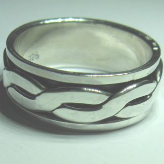 Forgó közepű ezüst gyűrű fonott mintával